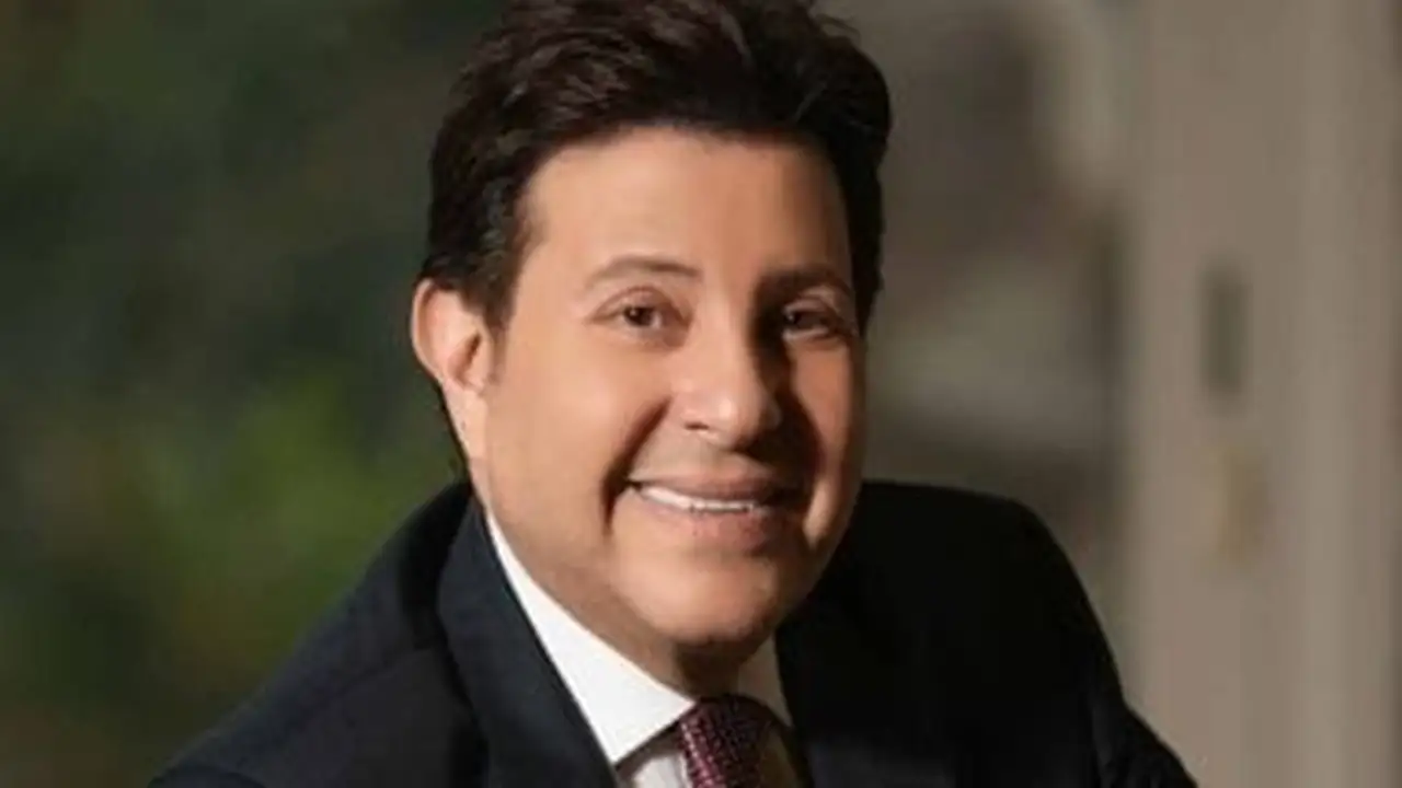 تفاصيل غامضة.. أيمن سلامة يروي أسباب توقف مسلسل هاني شاكر الدرامي المفاجئ